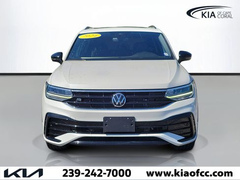 Used 2024 Volkswagen Tiguan SE R-Line AWD/4WD image 2