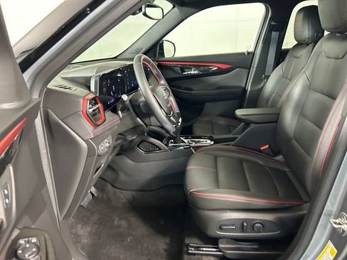 Used 2024 Chevrolet TrailBlazer RS w/ Convenience Package AWD/4WD image 12