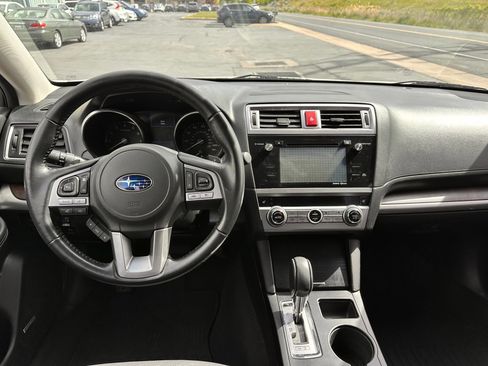 Used 2016 Subaru Outback 2.5i Limited AWD/4WD image 7