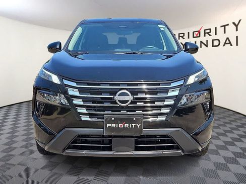 Used 2025 Nissan Rogue SV AWD/4WD image 2