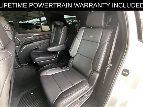 Used 2024 Cadillac Escalade Luxury RWD image 29