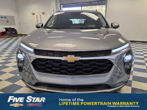 New 2026 Chevrolet Trax LT w/ Driver Confidence Package FWD image 2