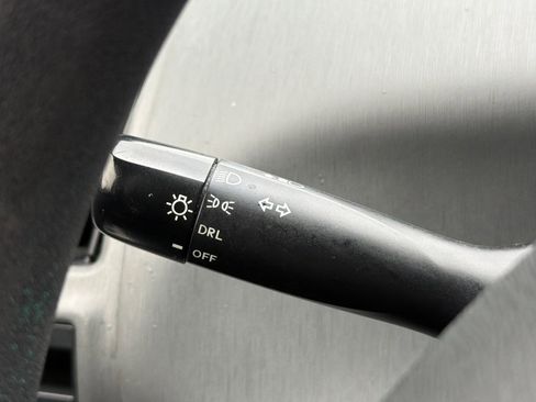 Used 2014 Toyota Prius V Five image 28