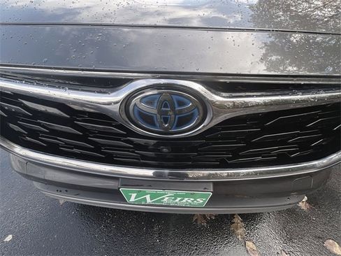 Used 2020 Toyota Highlander Platinum image 32