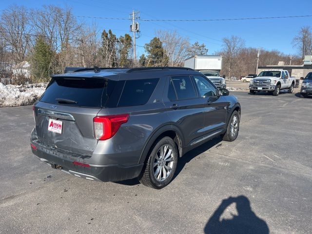 Used 2021 Ford Explorer XLT w/ Equipment Group 202A AWD/4WD image 4