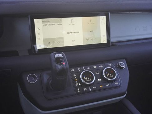 Used 2020 Land Rover Defender 110 SE image 15