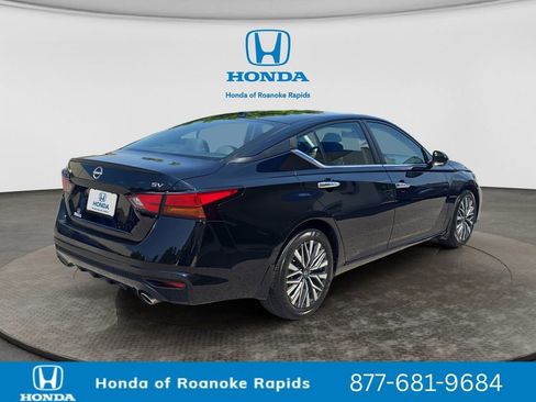 Used 2024 Nissan Altima 2.5 SV w/ SV Premium Package FWD image 5