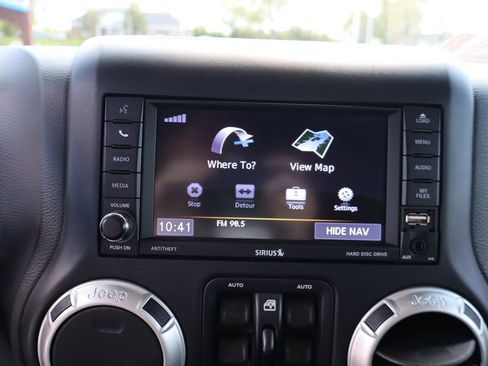 Used 2018 Jeep Wrangler Unlimited Sahara AWD/4WD image 20