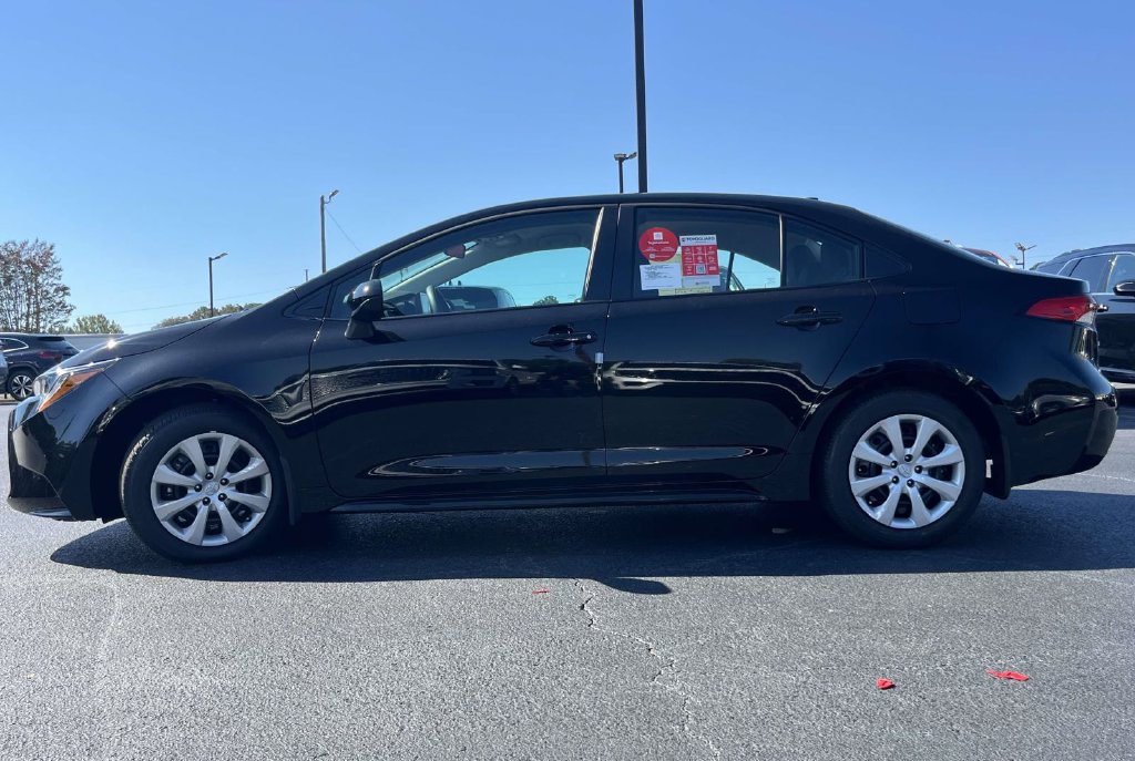 New 2027 Toyota Corolla LE FWD image 5