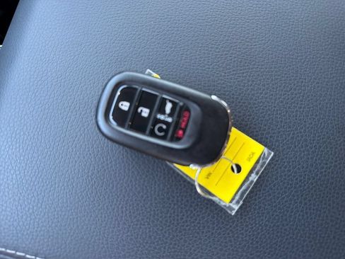 Used 2025 Honda Pilot EX-L image 29