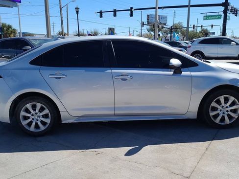 Used 2020 Toyota Corolla LE FWD image 6