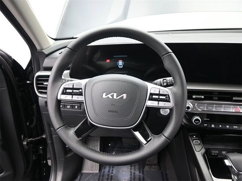 New 2025 Kia Telluride S image 30