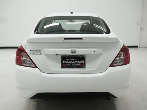Used 2019 Nissan Versa S Plus FWD image 5