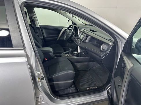 Used 2016 Toyota RAV4 XLE AWD/4WD image 10