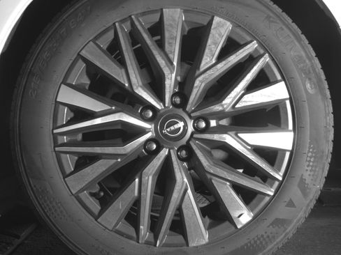 Used 2025 Nissan Altima 2.5 SV FWD image 14