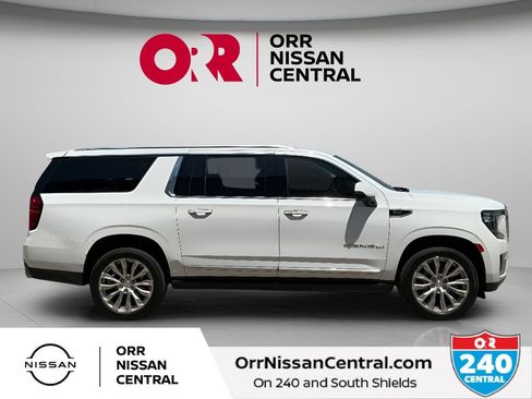 Used 2023 GMC Yukon XL Denali AWD/4WD image 4