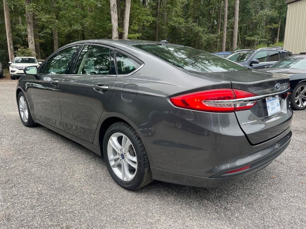 Used 2018 Ford Fusion SE FWD image 10