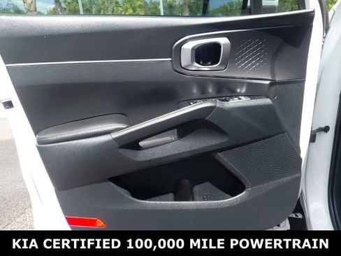 Used 2023 Kia Sorento LX FWD image 19