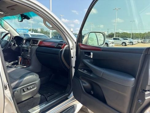 Used 2011 Lexus LX 570 4WD image 44