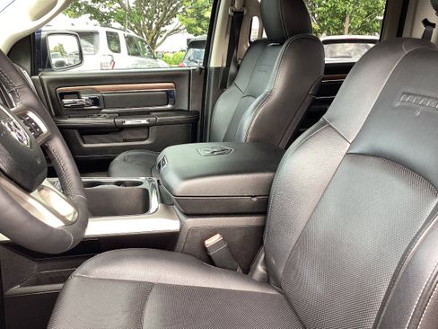 Used 2016 RAM 1500 Laramie w/ Convenience Group AWD/4WD image 12