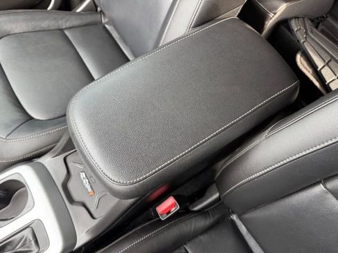 Used 2019 Chevrolet Colorado ZR2 image 18