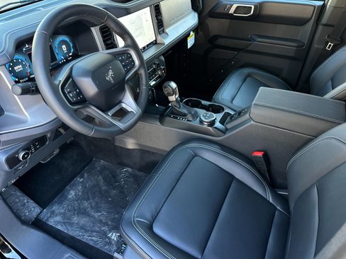 New 2026 Ford Bronco Outer Banks w/ Black Appearance Package AWD/4WD image 10