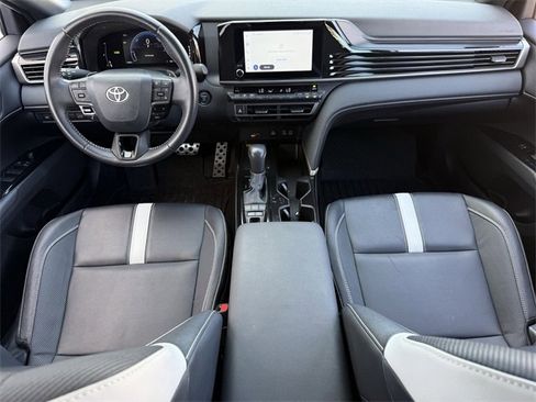 Used 2025 Toyota Camry SE w/ Convenience Package image 11