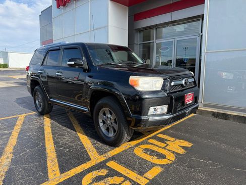 Used 2010 Toyota 4Runner SR5 AWD/4WD image 3