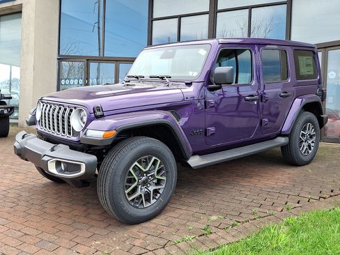 New 2026 Jeep Wrangler Unlimited Sahara AWD/4WD image 3