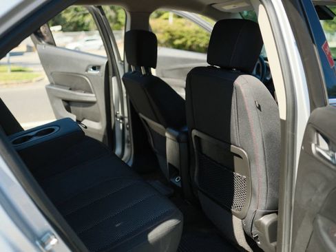 Used 2017 Chevrolet Equinox LT w/ Convenience Package FWD image 13