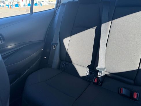 Used 2025 Toyota Corolla LE image 37