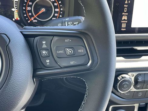 New 2025 Jeep Gladiator Mojave image 15