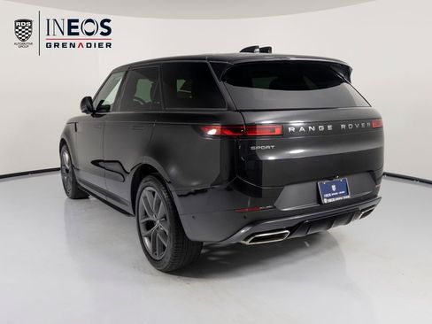 Used 2024 Land Rover Range Rover Sport SE AWD/4WD image 3