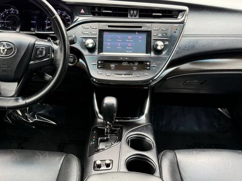 Used 2016 Toyota Avalon XLE Plus w/ Preferred Accessory Package FWD image 27