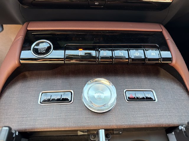 New 2026 Lincoln Navigator L Reserve AWD/4WD image 30