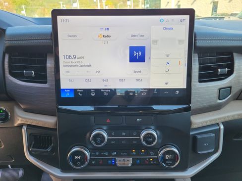 Used 2022 Ford Expedition Limited image 10