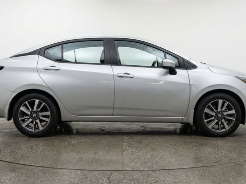 Used 2025 Nissan Versa SV image 11