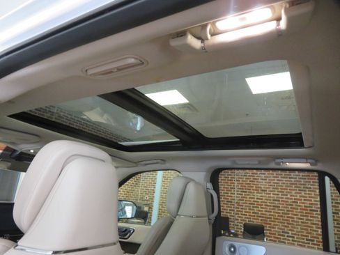 Used 2020 Lincoln Navigator Reserve w/ Luxury Package image 52