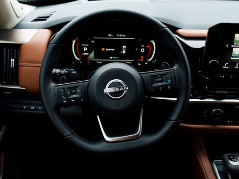 New 2025 Nissan Pathfinder Platinum image 13