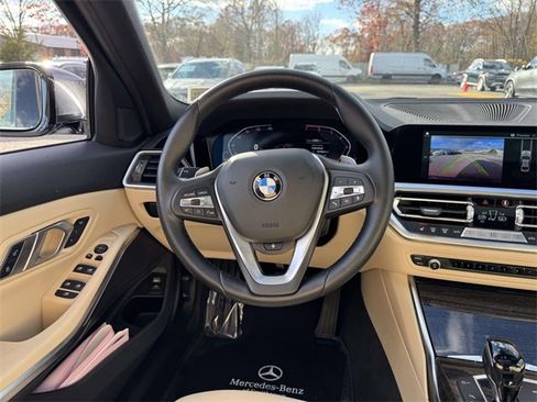 Used 2022 BMW 330i xDrive 330i xDrive w/ Driving Assistance Package image 21