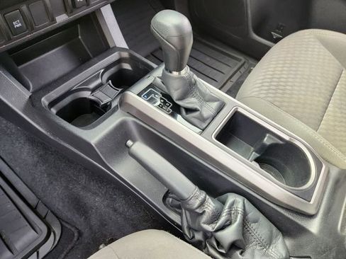 Used 2022 Toyota Tacoma SR5 w/ SR5 Appearance Package (SM) RWD image 28