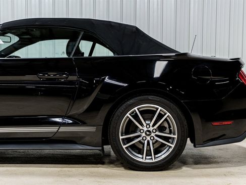 Used 2015 Ford Mustang Premium image 4