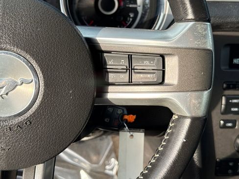 Used 2013 Ford Mustang Premium image 17
