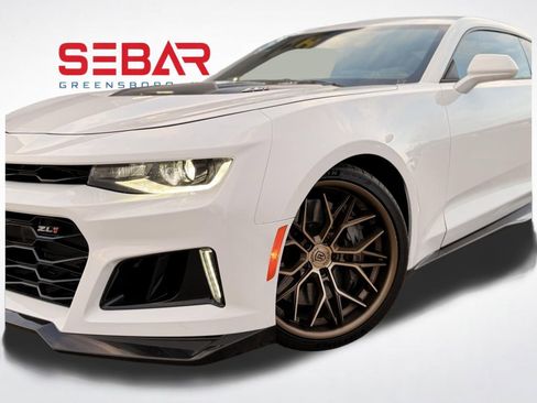 Used 2022 Chevrolet Camaro ZL1 RWD image 3