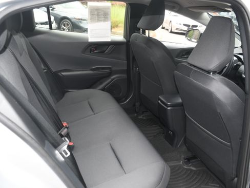 Used 2025 Toyota Prius LE FWD image 17