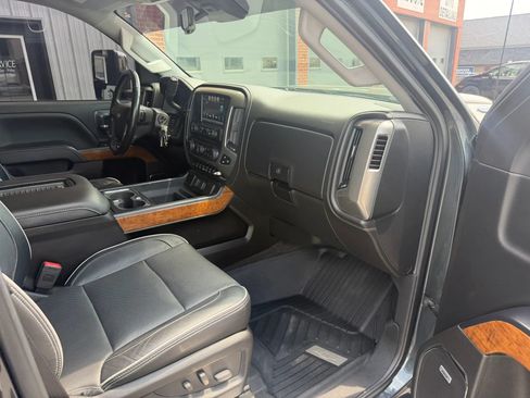 Used 2018 Chevrolet Silverado 2500 High Country w/ Duramax Plus Package AWD/4WD image 16