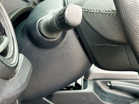 Used 2019 Toyota Tacoma TRD Off-Road image 11