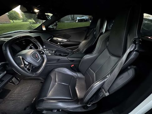 Used 2021 Chevrolet Corvette Stingray Coupe w/ Z51 Performance Package RWD image 12