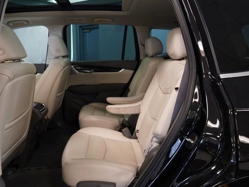 Used 2023 Cadillac XT6 Premium Luxury image 27