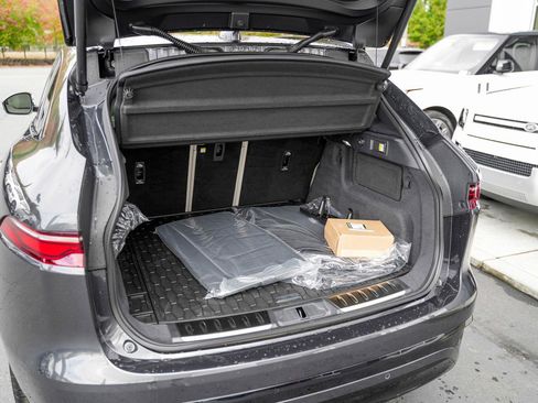 New 2025 Jaguar F-PACE R-Dynamic S image 13